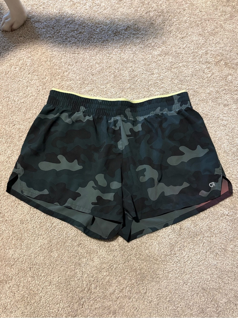 GAPFit Green Camo Athletic Shorts Size Medium | Running Workout